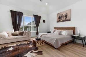 4 bedrooms, WiFi, bed sheets
