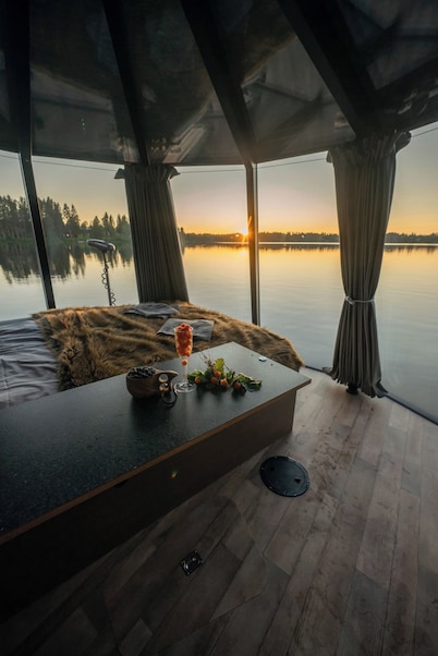 Luxury Off-Grid Dream in Hamra National Park.