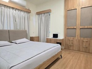 WiFi, bed sheets