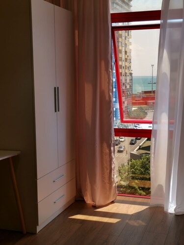 Central/1 Bedroom/New/FullKitchen/WorkSpace