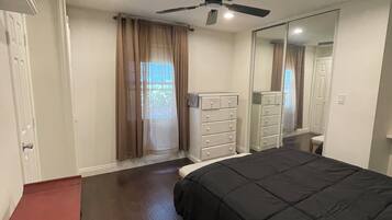 2 bedrooms, iron/ironing board, free WiFi, bed sheets