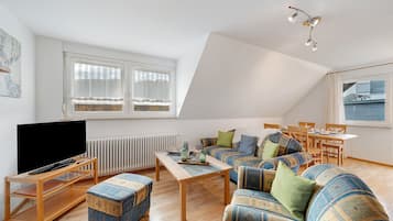 Fernseher, DVD-Player, Stereoanlage