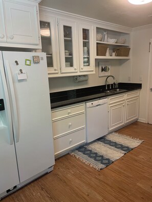 Micro-ondas, fogão, cooktop, lava-louças