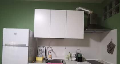 Central/2 Bedrooms/KingBed/Balcony/FullKitchen