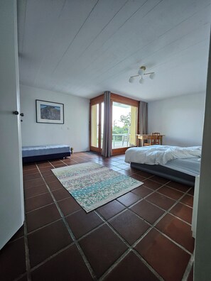 3 bedrooms, WiFi, bed sheets