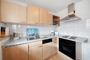 Fridge, oven, stovetop, dishwasher - Holiday Apartment 'Talblick' with Balcony and Wi-Fi (Biederbach)
