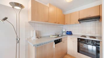 Kühlschrank, Ofen, Herdplatte, Geschirrspüler