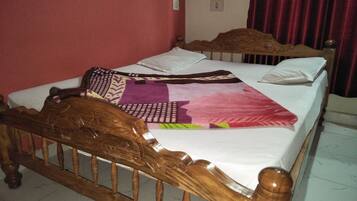 2 bedrooms, bed sheets