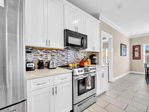 House, Multiple Beds (Beachside Sunrise) | Private kitchen