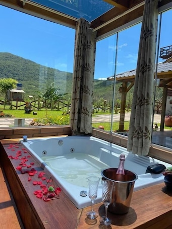 Sistema de insonorización, wifi gratis y ropa de cama . Pousada Mirante dos Canyons
