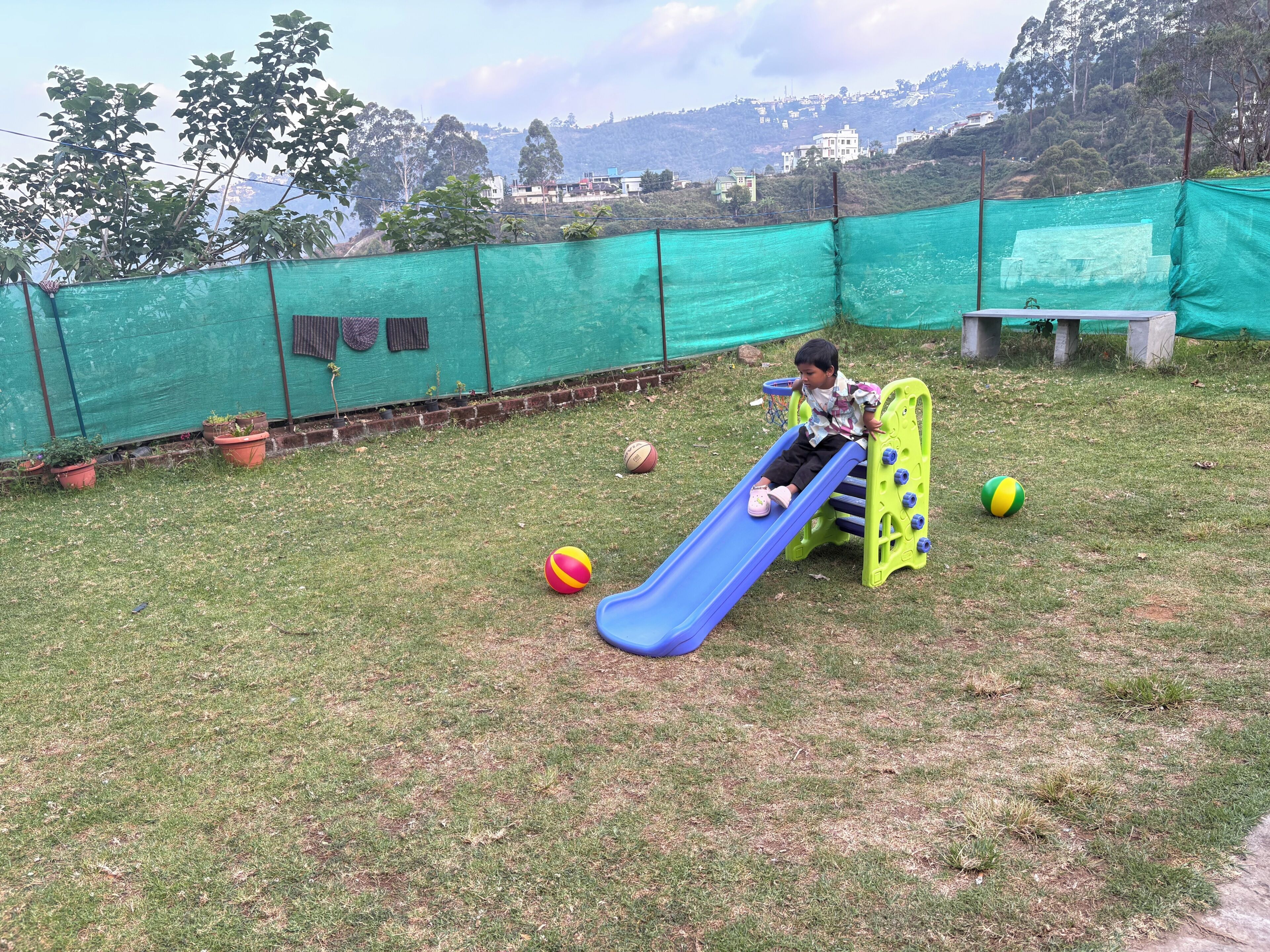 Children’s play area – outdoor