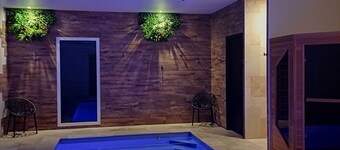 Suite SAPHIR with private spa and pool- Bélénos Suites et Spa