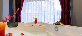 Viv City Hotel