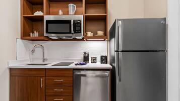 Standard Room, 1 King Bed, Non Smoking | Free WiFi