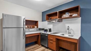 Chambre, 1 trÚs grand lit, accessible aux personnes à mobilité réduite, non-fumeur