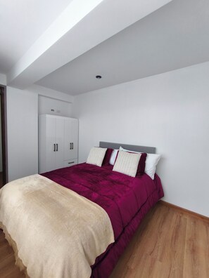 3 Schlafzimmer, Bügeleisen/Bügelbrett, WLAN, Bettwäsche