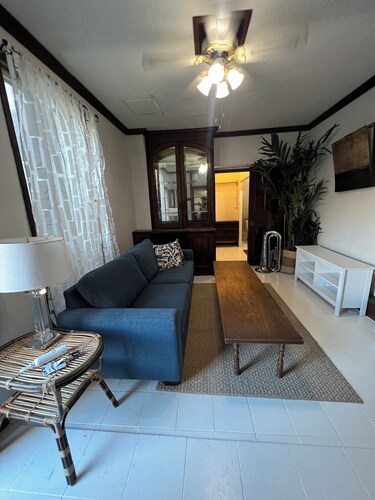Large 2bedroom Flat on the Water in the BeachesToronto-Sandy toes & full tummies