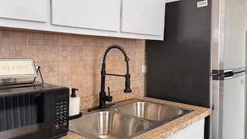 微波炉、茶具/咖啡用具、厨具/餐具、调味品