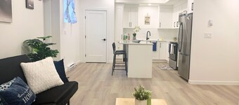 Bright. Cozy. Comfortable 2BR in Quiet Area • Near LEC/Costco. Free Parking