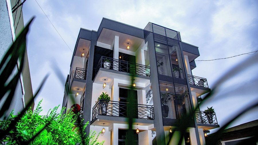 Inviting 8-bed House in Kigali Near rbd