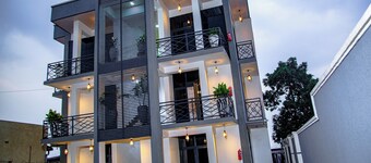 Apartment - Sleeps 4 - Parking - Balcony