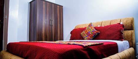 8 bedrooms, iron/ironing board, free WiFi, bed sheets