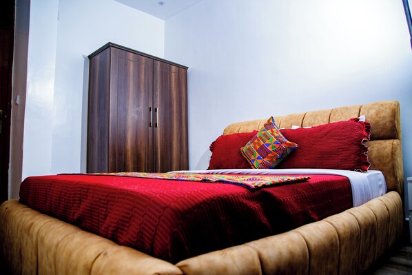 8 bedrooms, iron/ironing board, free WiFi, bed sheets - Apartment - Sleeps 4 - Parking - Balcony (Kigali)