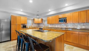 Fridge, microwave, oven, stovetop - Sleeps 16! Waterfront Fun Near Jolly Roger’s | Private Dock & 4BR/4BA (Rocky Mount)