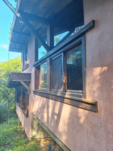 Adobe Refuge. Comfort and peace in the Atlantic Forest, close to the beaches of southern SC