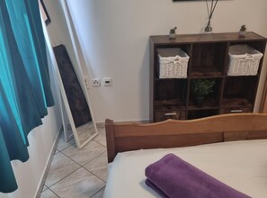 1 bedroom, iron/ironing board, Internet, bed sheets