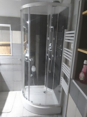 Shower, toilet paper