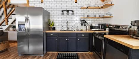 Micro-ondes, four, plaque de cuisson, lave-vaisselle