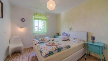 3 chambres, accès à Internet, literie fournie