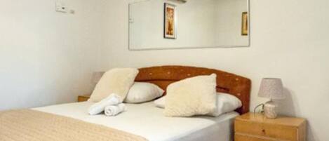 Internet, bed sheets