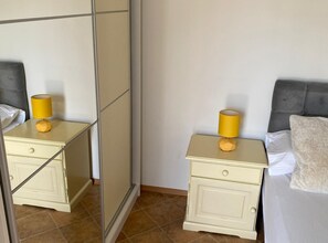 Internet, bed sheets