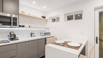 Fridge, microwave, oven, stovetop