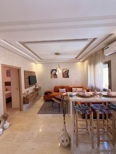 Cozy Apartment with Moroccan Soul