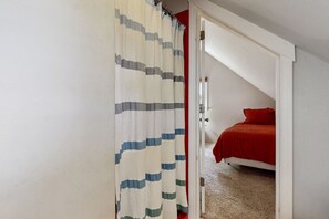 3 chambres, accès à Internet, literie fournie