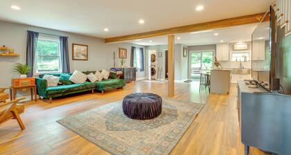 Walk to Putnam Lake: Updated Home w/ Deck