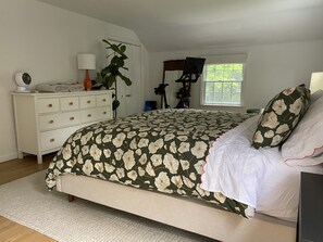 3 chambres, fer et planche à repasser, Wi-Fi, draps fournis