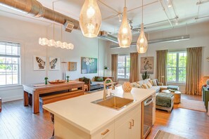 Interior - Walk to Vanderbilt: Eclectic Apt in Nashville (Nashville)