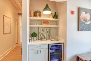 Interior - Walk to Vanderbilt: Eclectic Apt in Nashville (Nashville)
