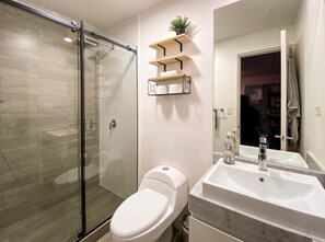 Hårtørrer, håndklæder, Sæbe, Shampoo