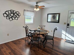 Dining - Welcome to Alberta's Place (Corbin)