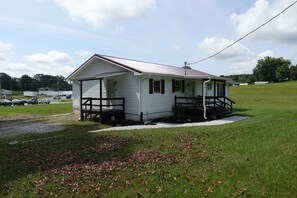 Exterior - Welcome to Alberta's Place (Corbin)