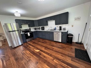 Micro-ondas, fogão, cooktop, lava-louças