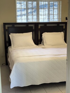 2 bedrooms, iron/ironing board, WiFi, bed sheets