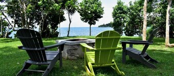 Beach House Wood w/private pool, WiFi, kayak, full A/C.