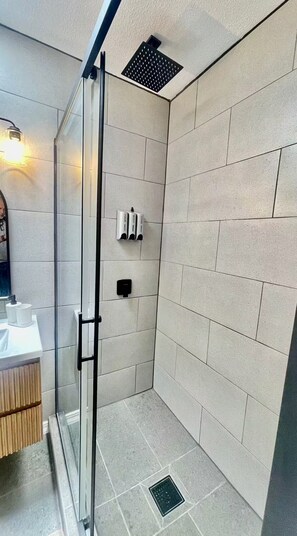 Dusche, Haartrockner, Seife