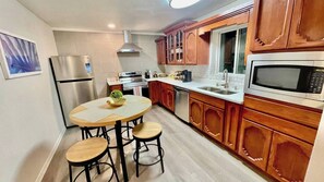 Microwave, oven, stovetop, dishwasher - Big Family? 3 Apartments, A+B+C, Enchanted, Cozy (El Paso)